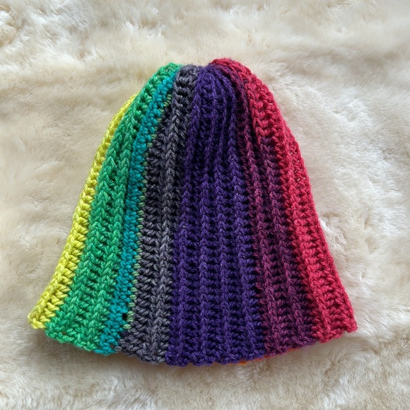 Kids OS Rainbow Beanie Handmade Beautiful Rainbow Ombré Pattern NWOT - Picture 6 of 10